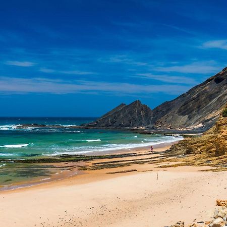 A Gaivota - Walking Distance To Monte Clerigo And Amoreira Beaches Aljezur Exterior photo